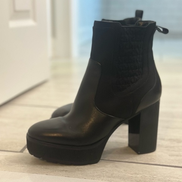 MICHAEL Michael Kors - Women's Cramer Platform Booties - size 9.5 - Picture 6 of 15